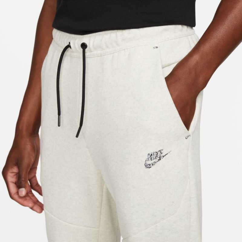 Nike tech fleece shop jogger light bone