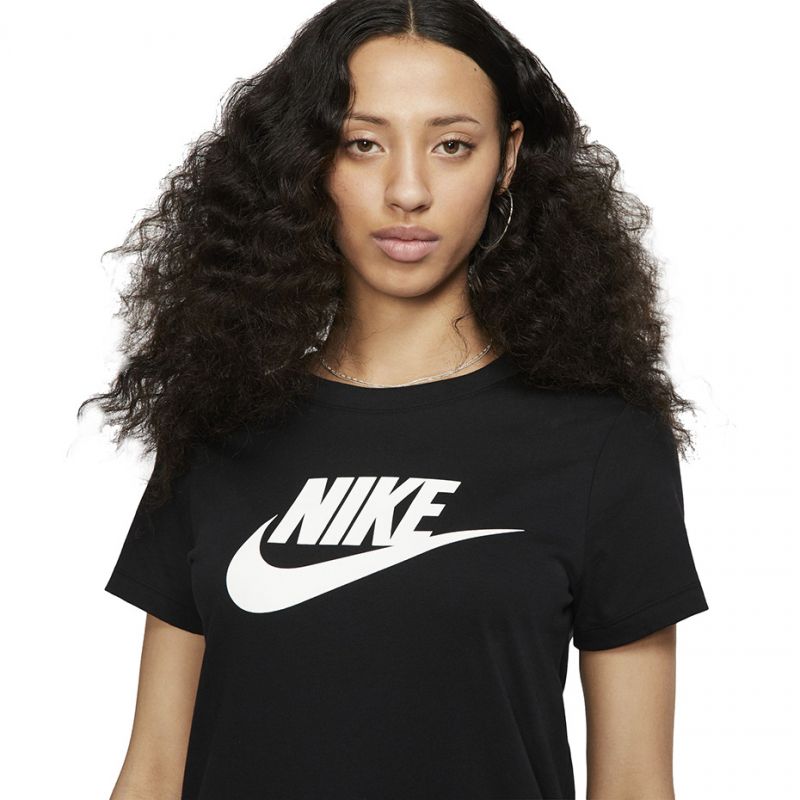 Nike sports clearance t shirts women's