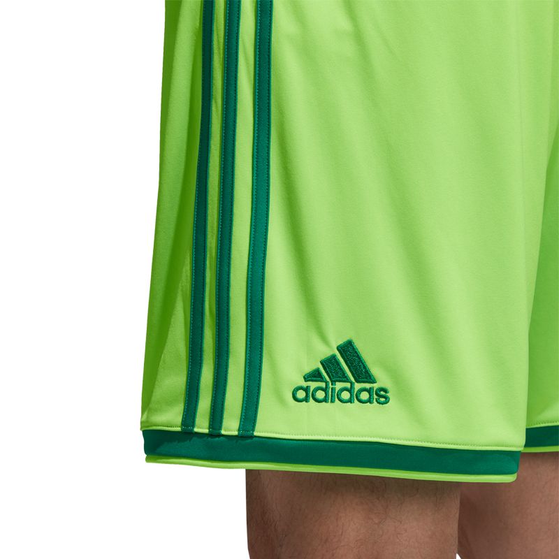 Adidas deals regista shorts